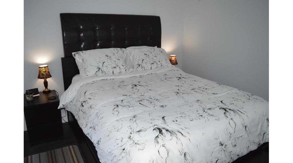 Pair-A-Dice Cottage Port Renfrew Room photo